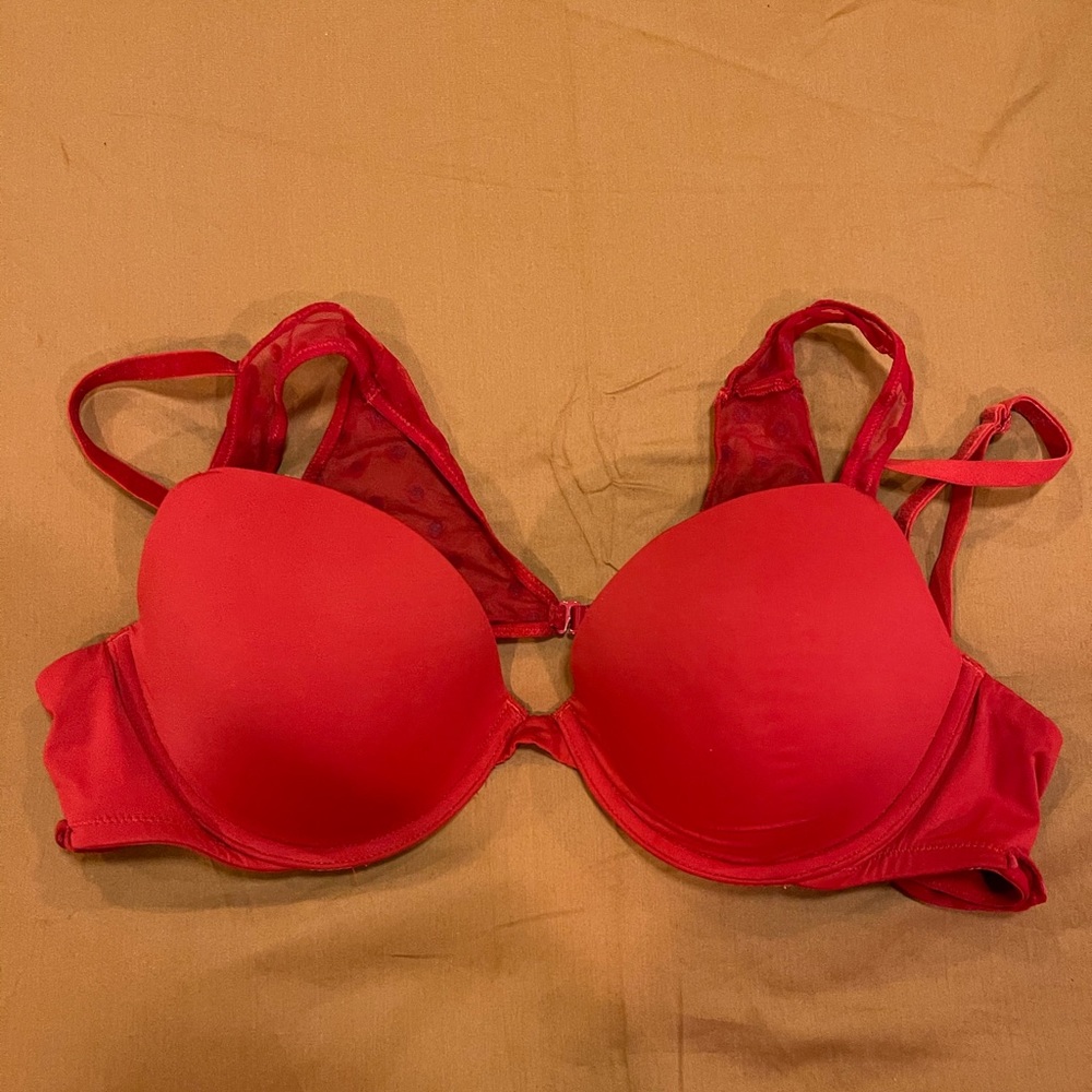 Victoria secret padded plunge (32DD)